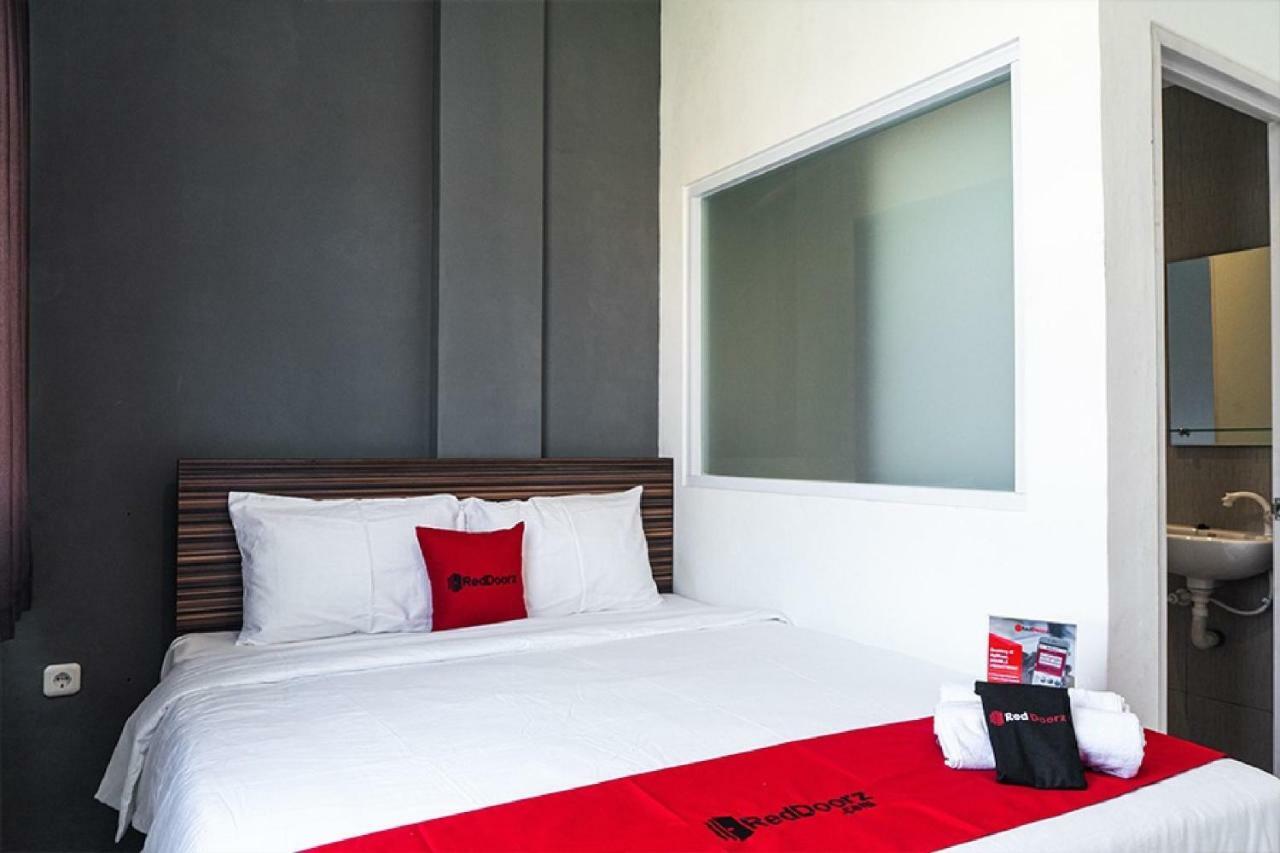 Reddoorz Near Seasons City Mall Jakarta Exterior foto
